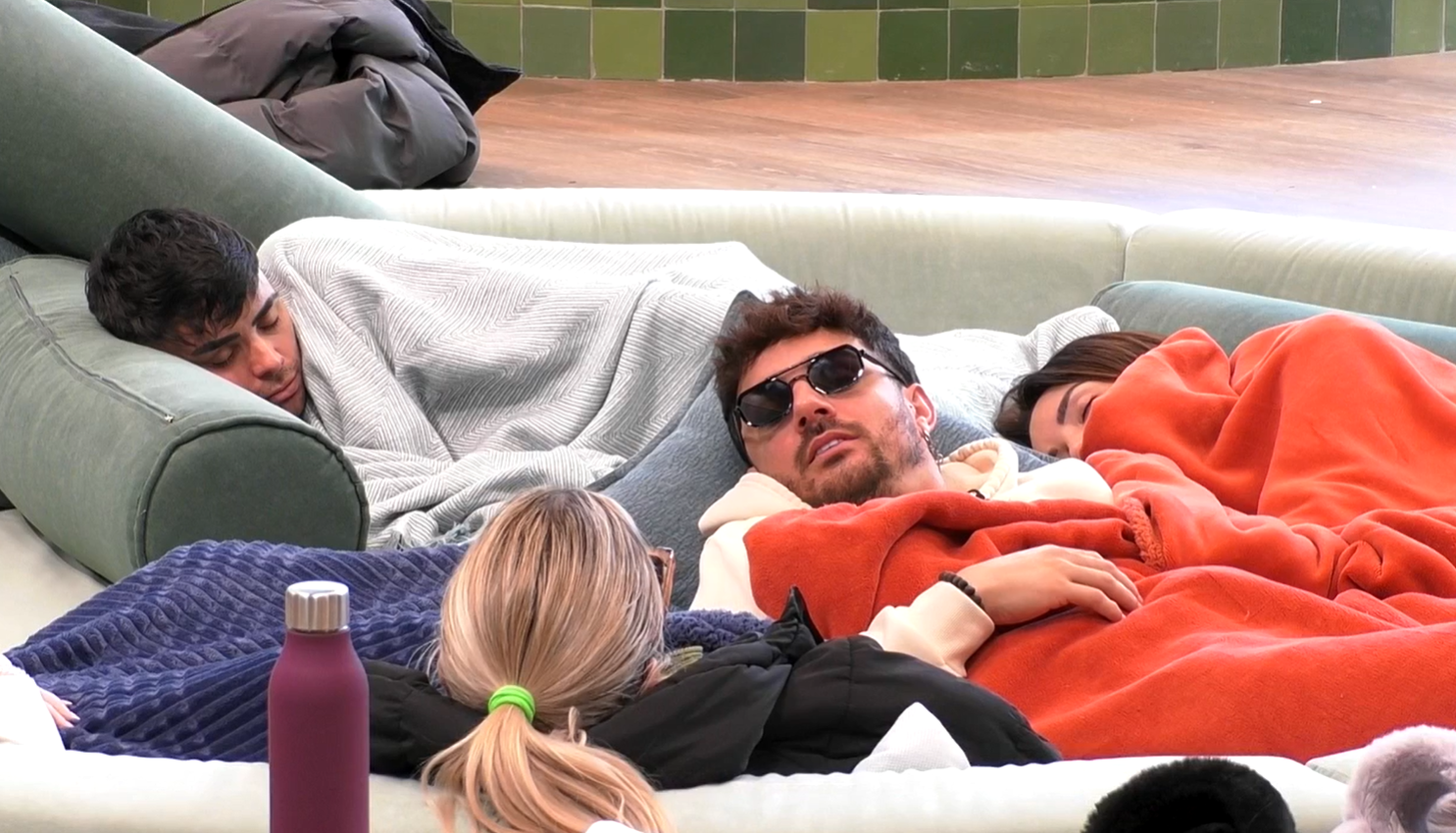 Manuel se mete con Sonia