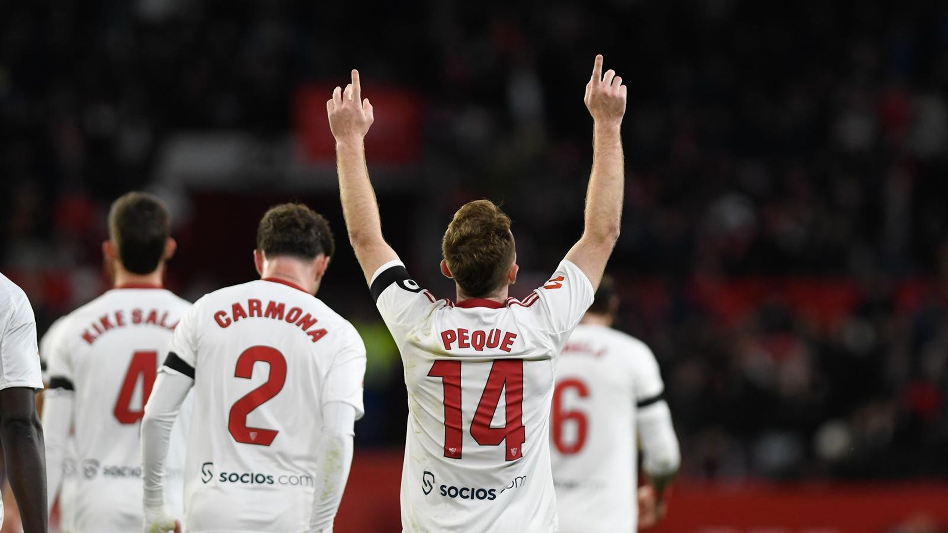 Peque celebra su gol en el Sevilla-Athletic