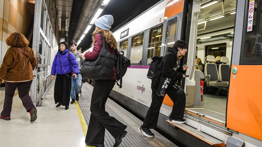 Renfe y Adif suspenden el tráfico de trenes de Rodalies en Cataluña