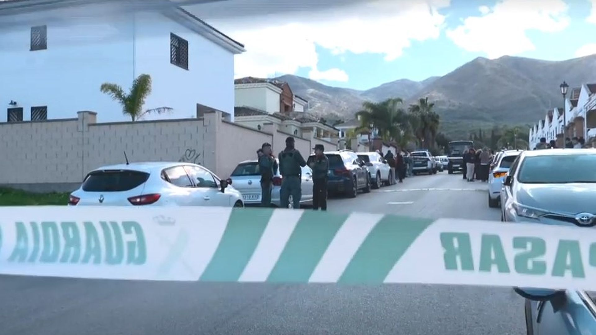 Una mujer, asesinada en Alhaurín el Grande, Málaga: el autor del crimen se ha entregado en la prisión de Alhaurín de la Torre Una mujer, asesinada en Alhaurín el Grande, Málaga: el autor del crimen se ha entregado en la prisión de Alhaurín de la Torre