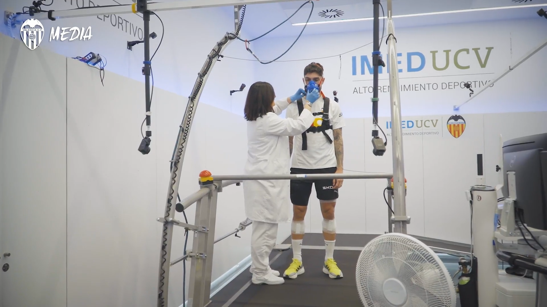 Unai Núñez pasa la revisión médica