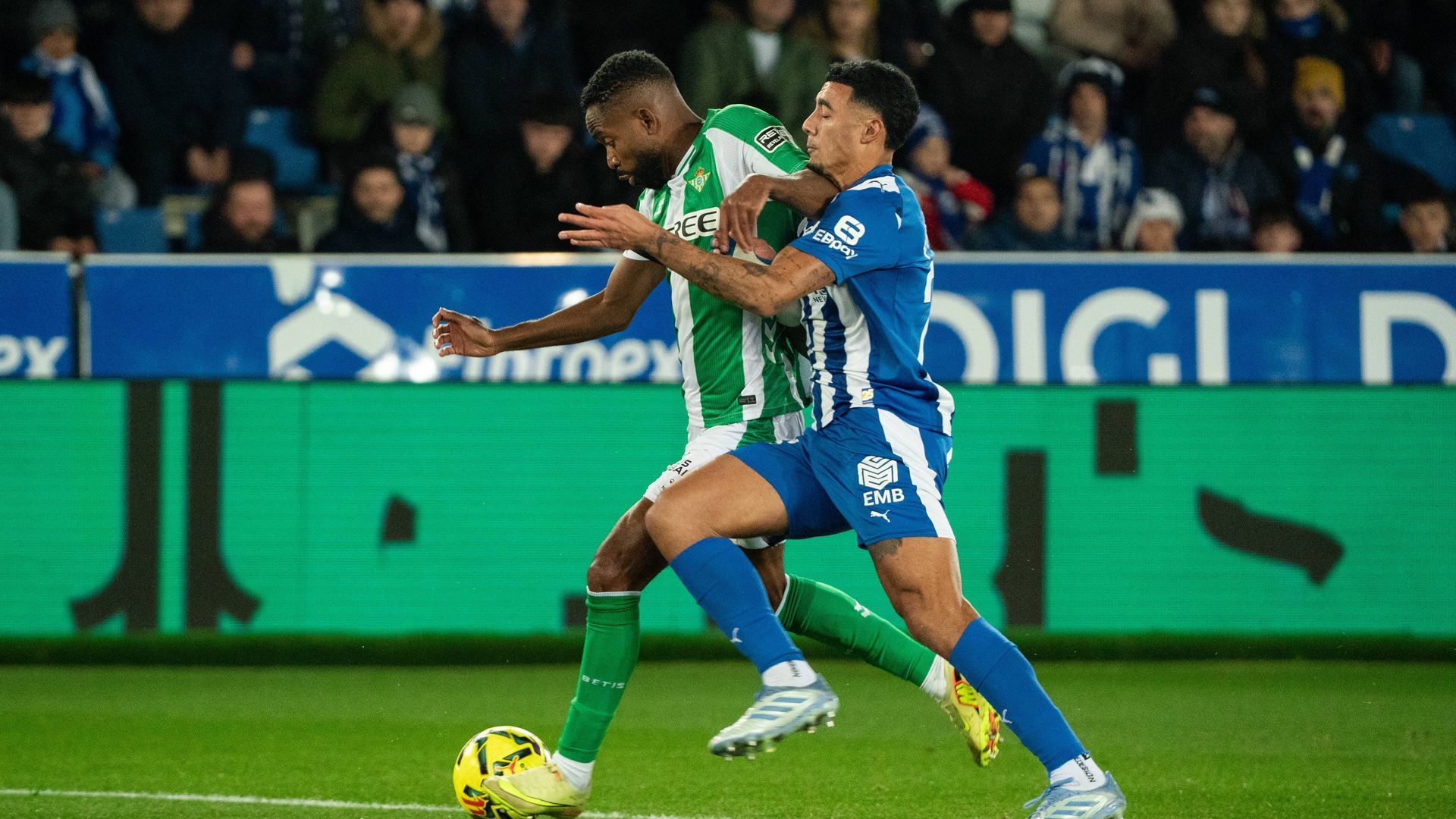 Bakambu y Protesoni, en el Alavés-Betis
