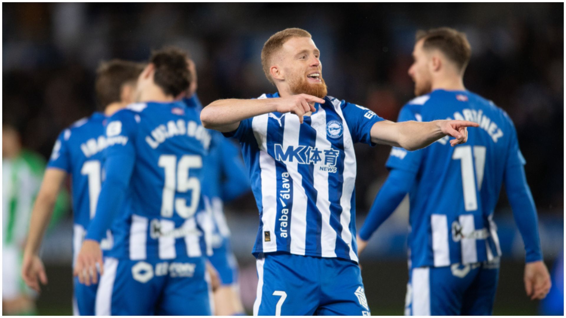 Carlos Vicente celebra su gol ante el Real Betis