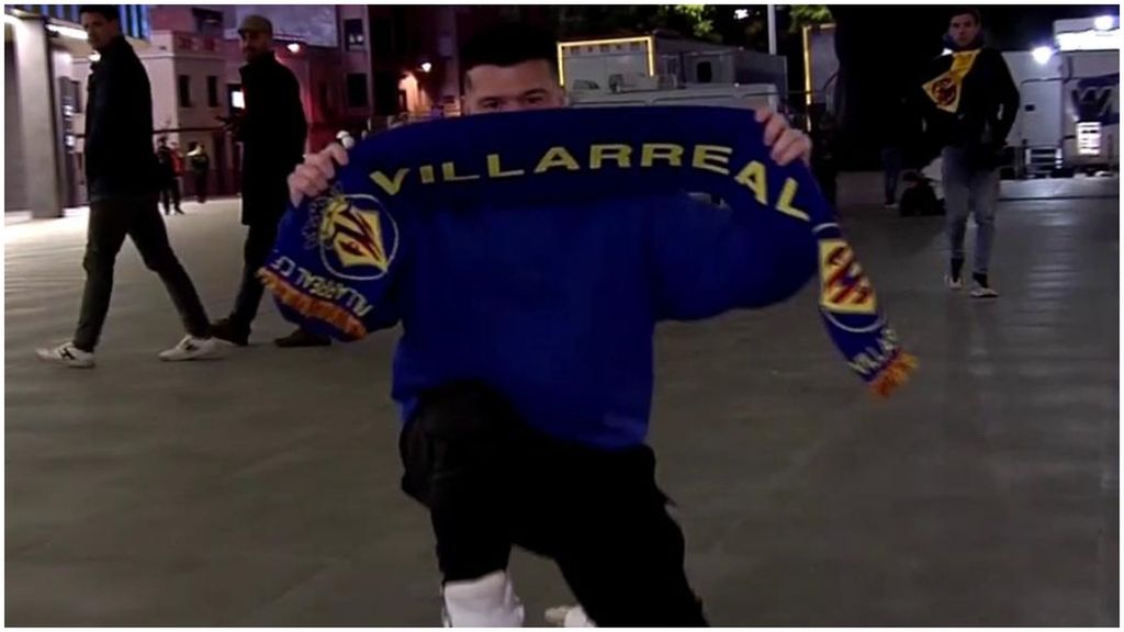 Daniel, el aficionado del Villarreal que convierte los goles en kilómetros sobre patines