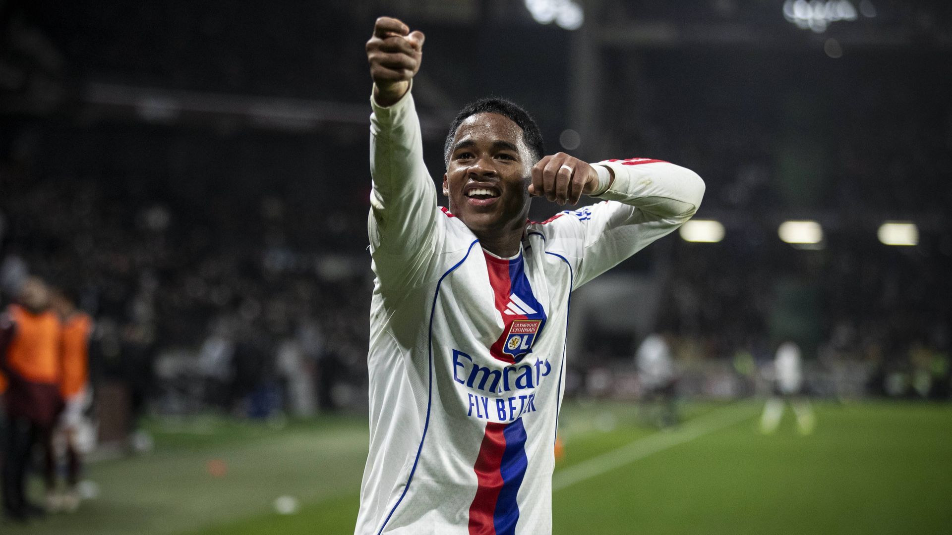 Endrick Felipe celebra un gol con el Olympique Lyon