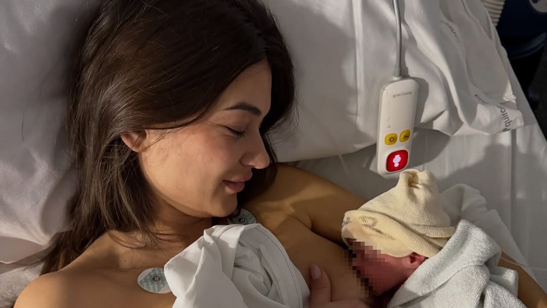 Estela Grande en el hospital tras dar a luz Estela Grande en el hospital tras dar a luz