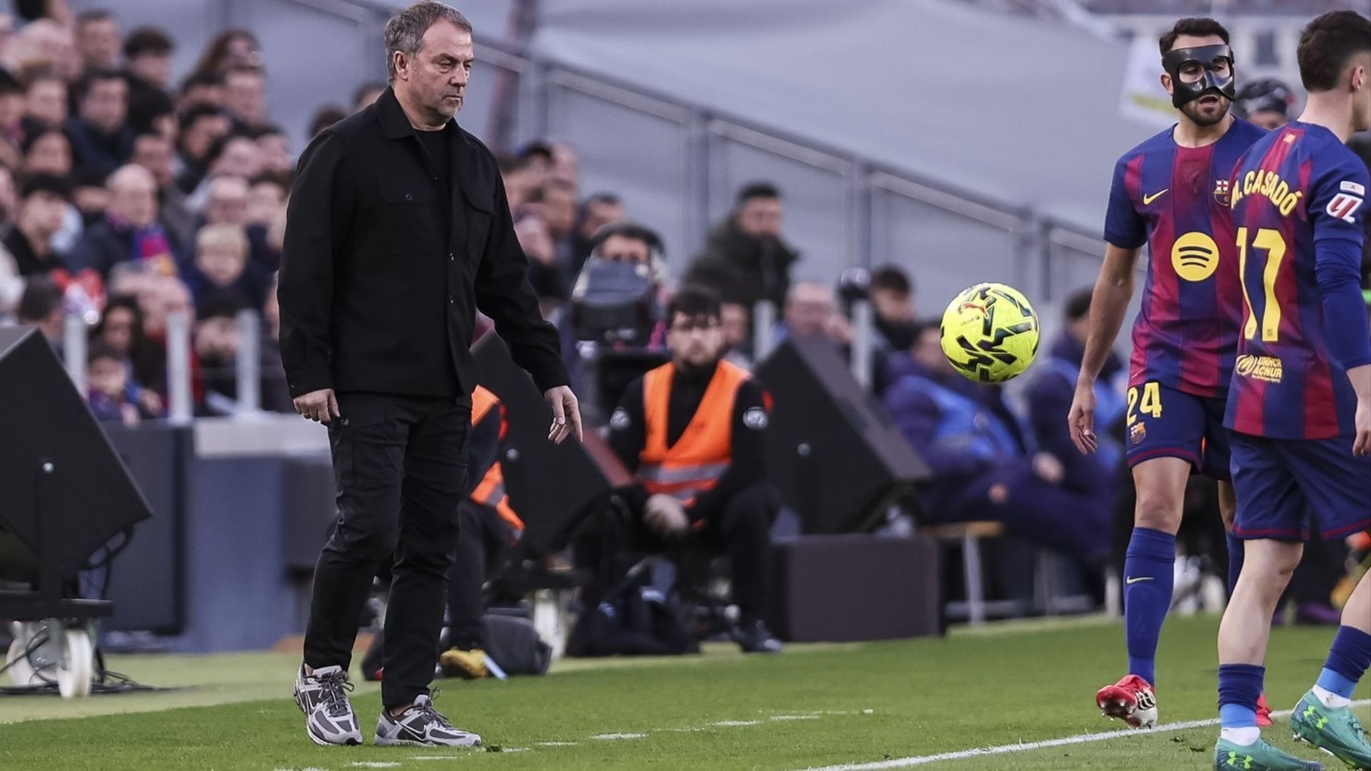 Hansi Flick, ante Eric García y Marc Casadó