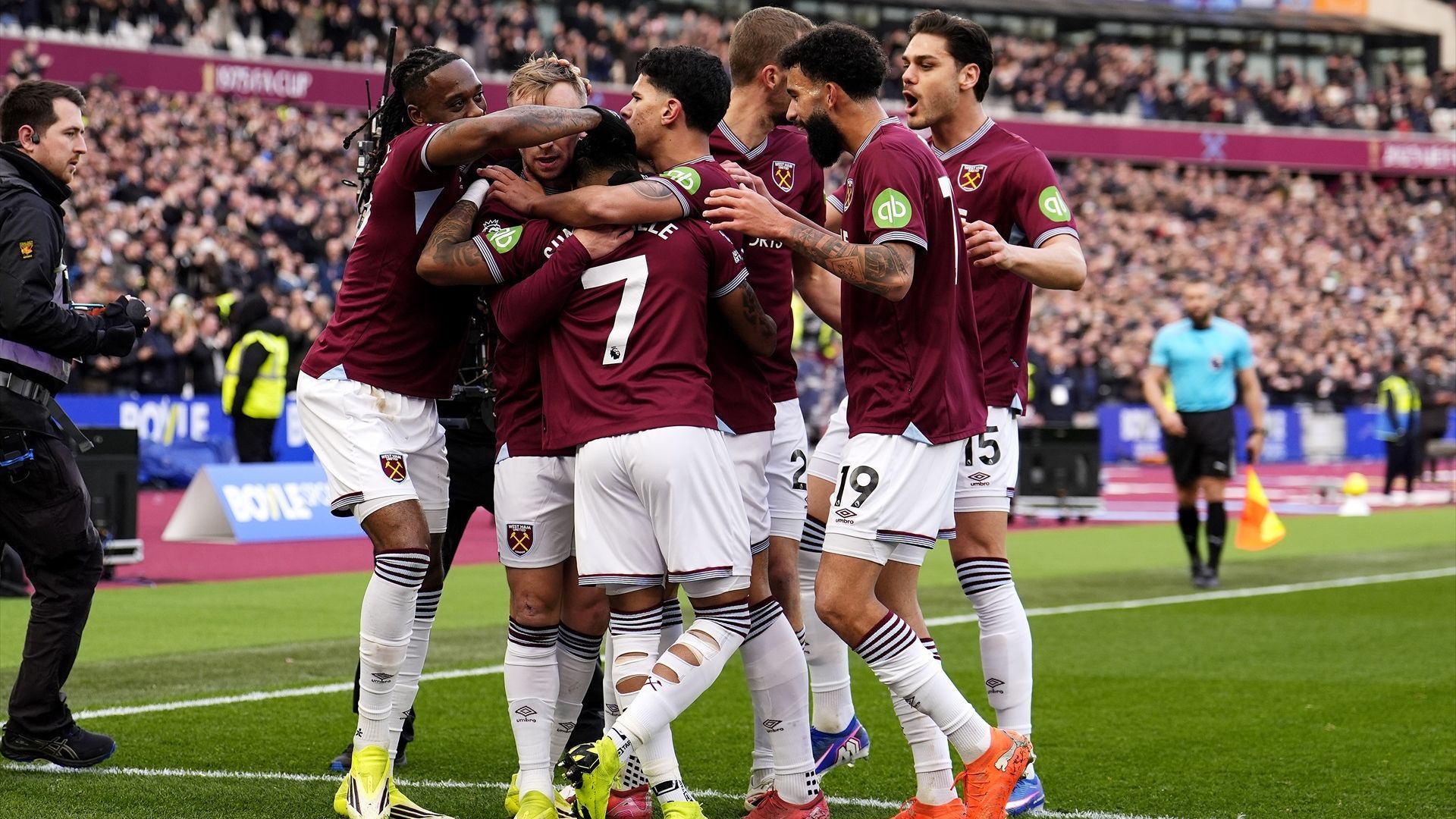 Los jugadores del West Ham celebran un gol al Sunderland