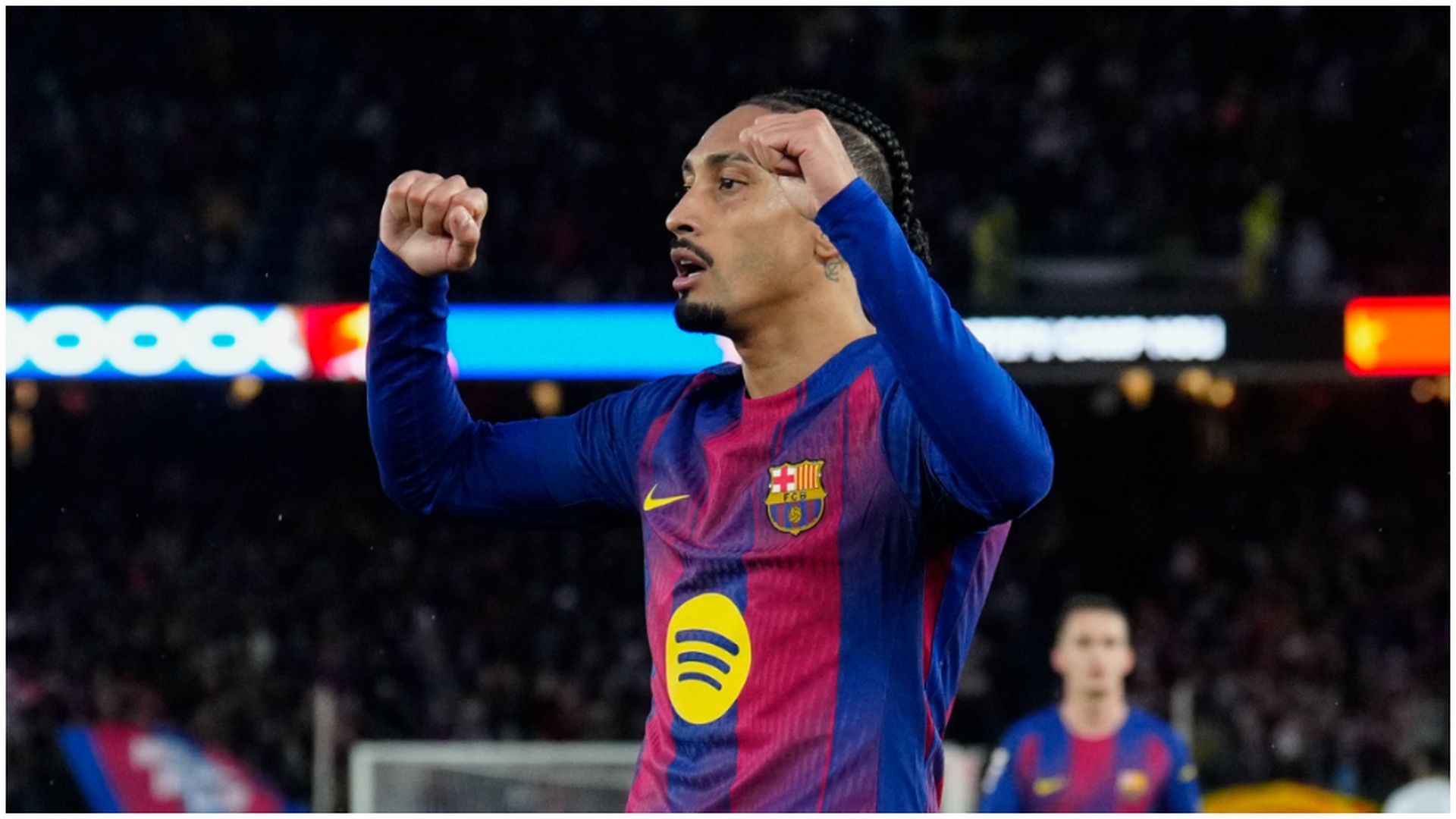 Raphinha celebrando su gol ante el Real Oviedo