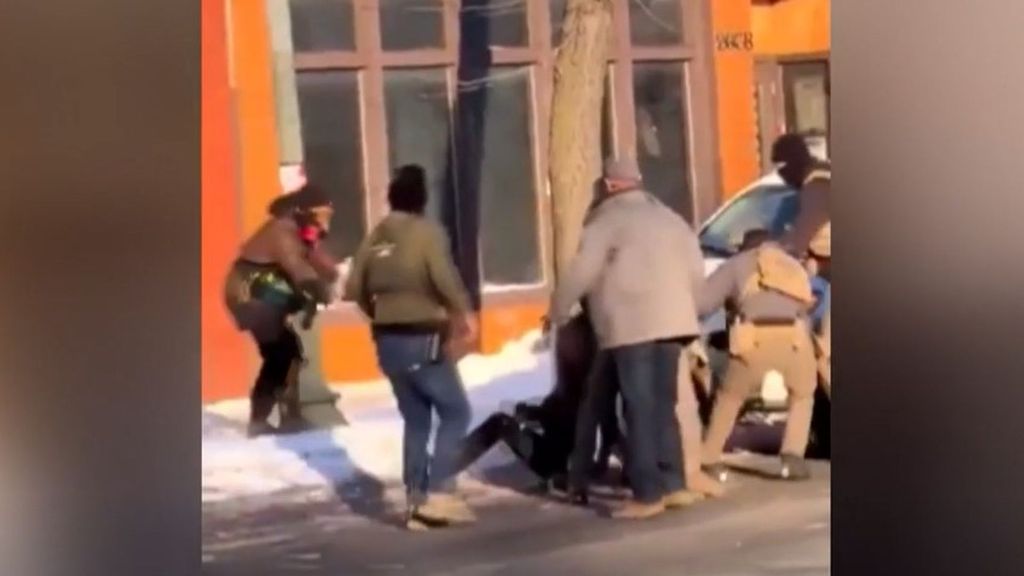 Un juez nominado por Donald Trump prohíbe al Gobierno que destruya pruebas de la muerte del enfermero Alex Pretti en Mineápolis