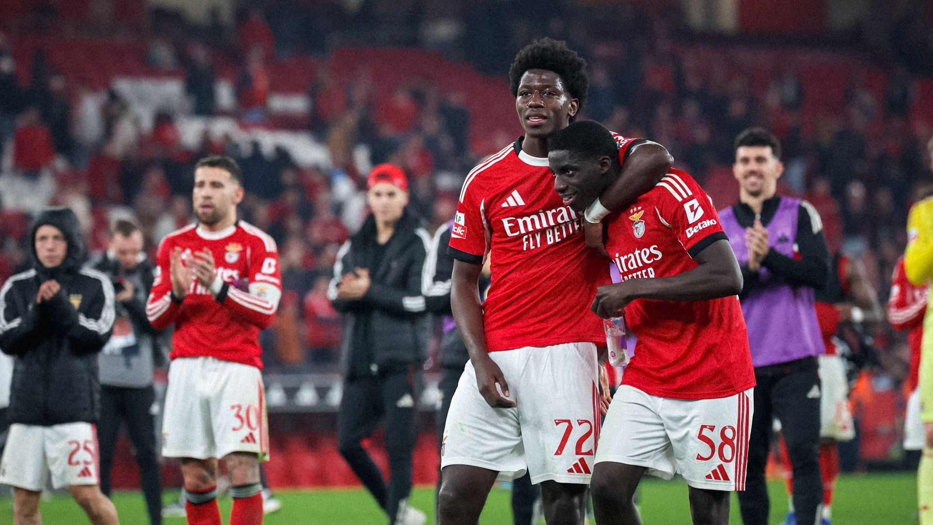 Banjaqui, tras su último partido con el Benfica.