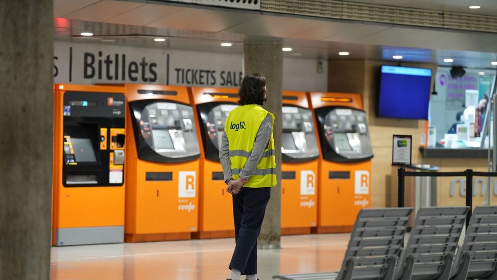 Caos entre los viajeros tras la caída del servicios de Rodalies