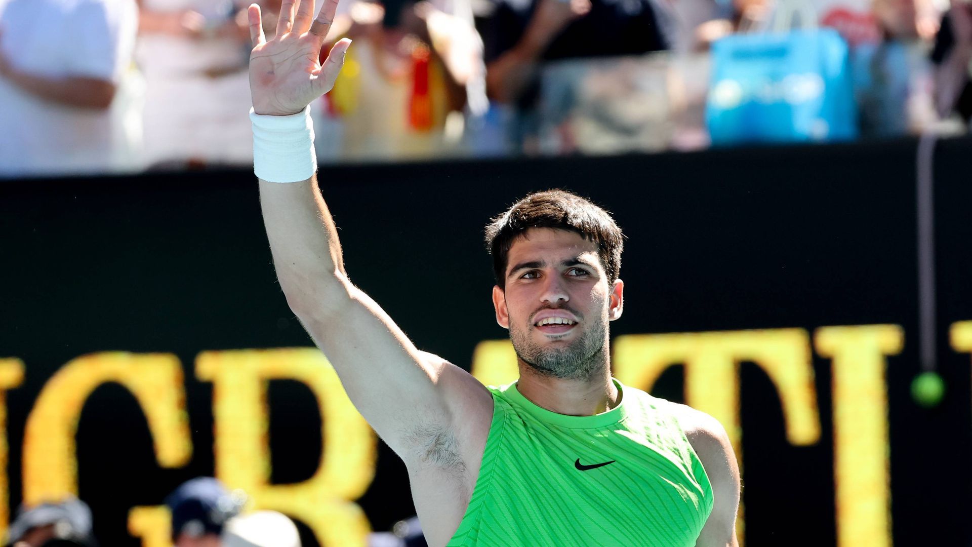 Carlos Alcaraz celebra un putno a Tommy Paul Carlos Alcaraz celebra un putno a Tommy Paul