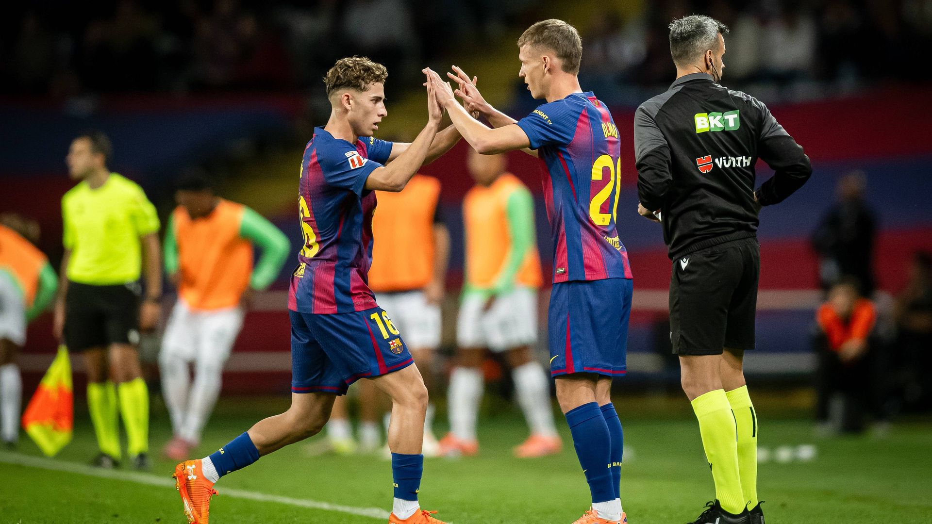 Fermín López y Dani Olmo en un partido con el FC Barcelona