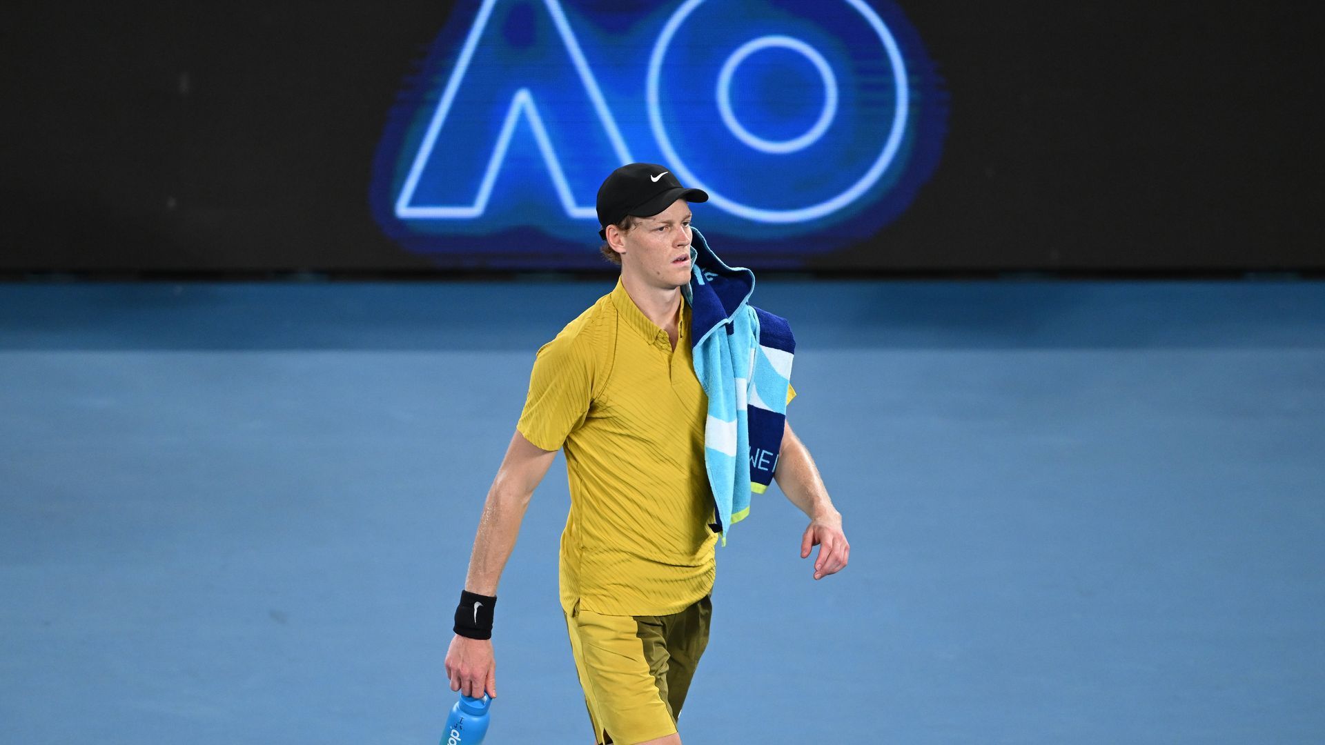 Jannik Sinner jugando en el Australian Open