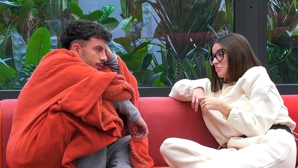 Juanpi le confiesa a Sandra que no le gusta que le hable de su novio: ''¿Por qué estás celoso?''