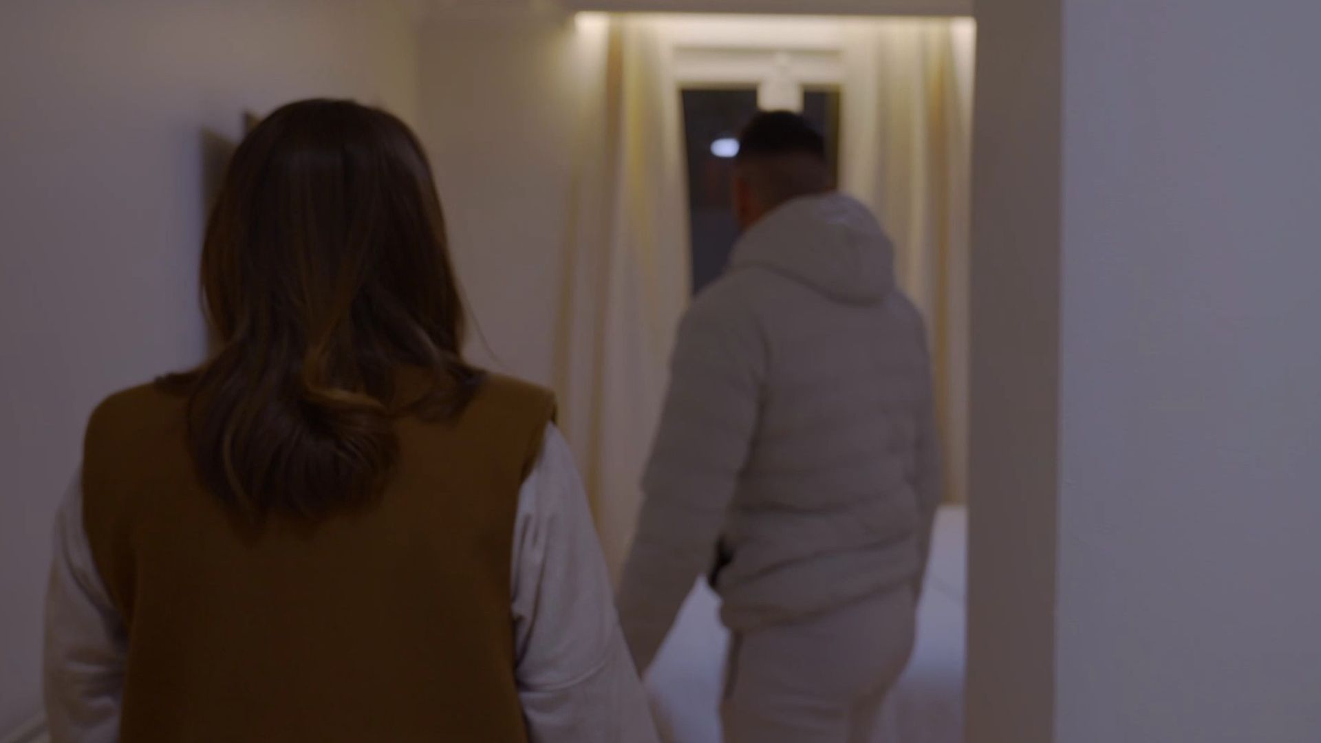 La primera noche de Luija y Ana en París: "Yo suelo dormir sin pijama"