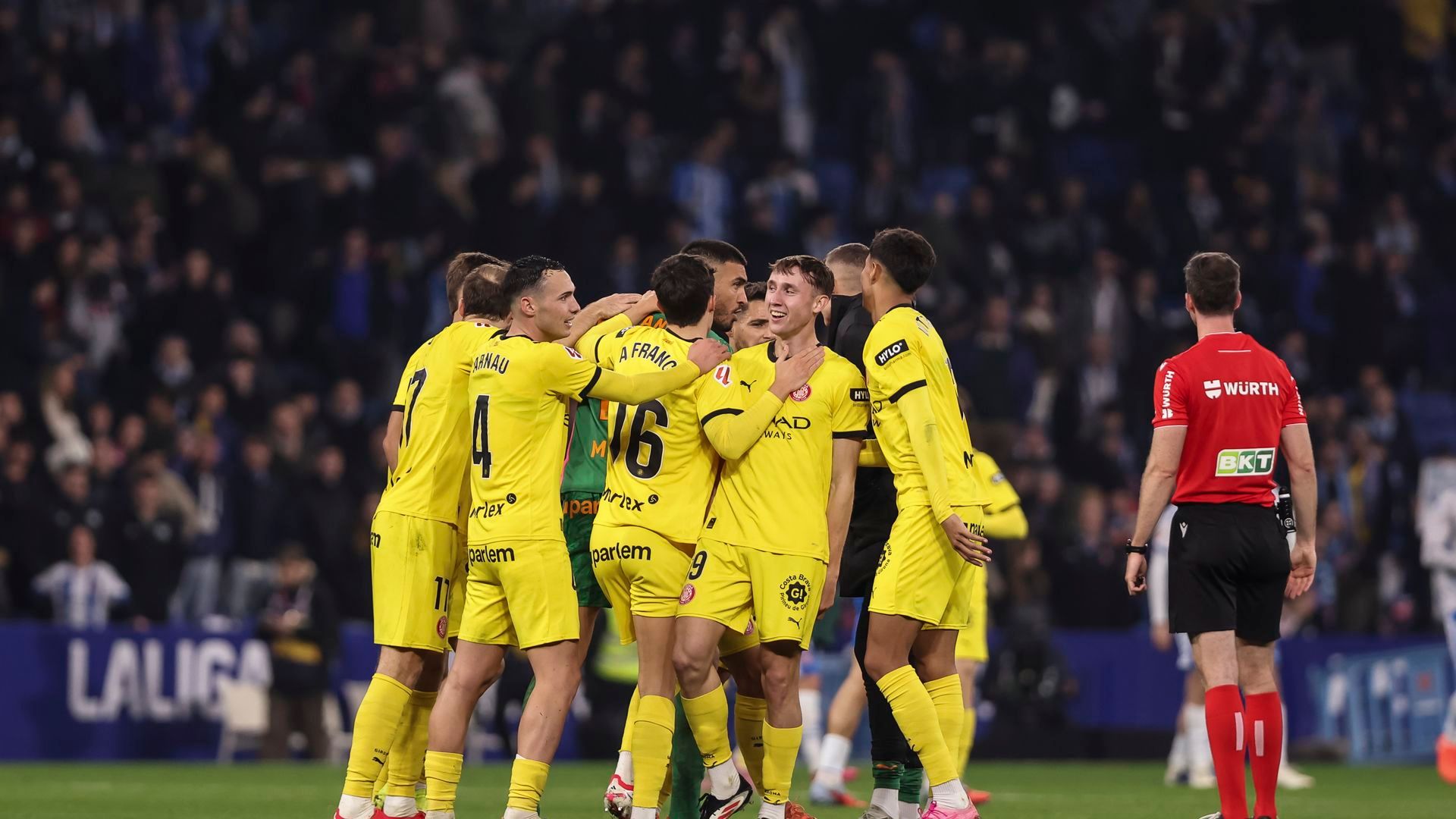 Los jugadores del Girona celebrando una victoria en LALIGA EA Sports