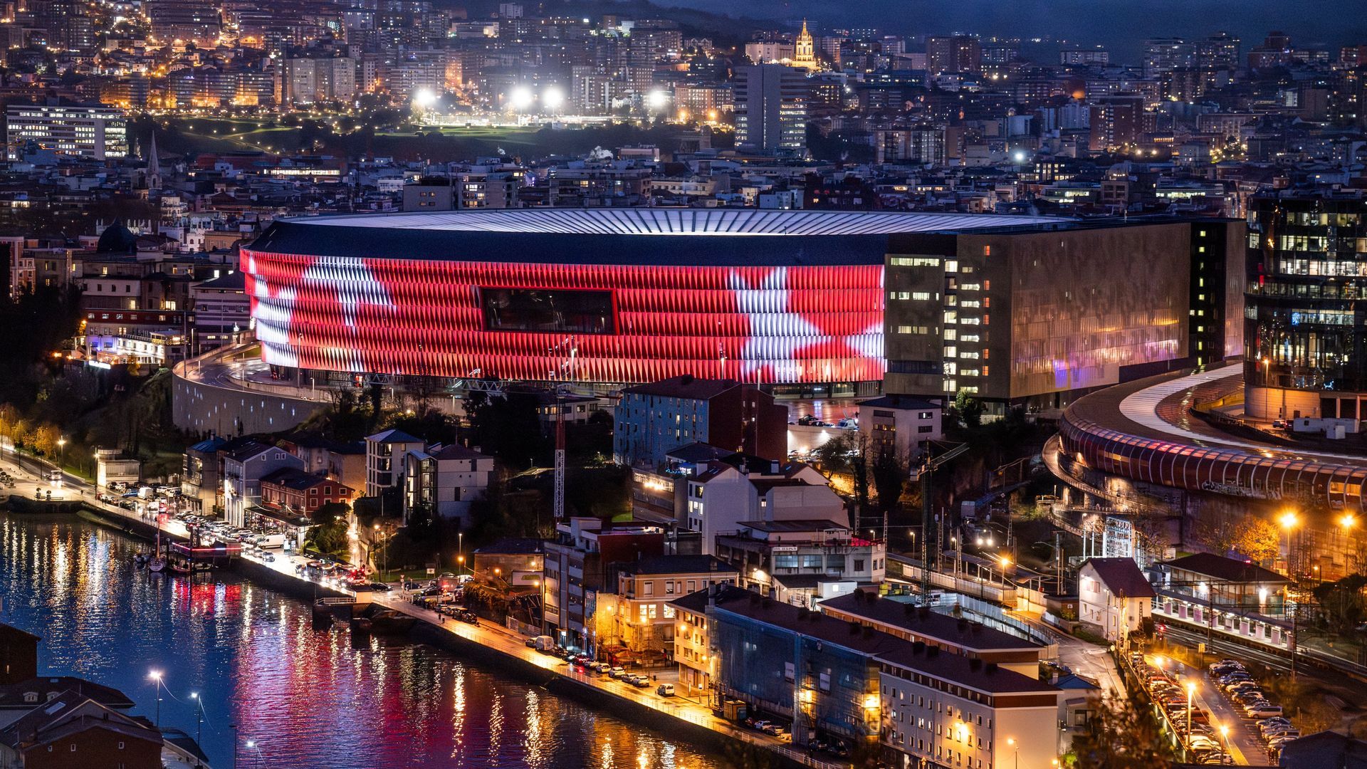 Vista del estadio de San Mamés con las estrellas de la Champions League