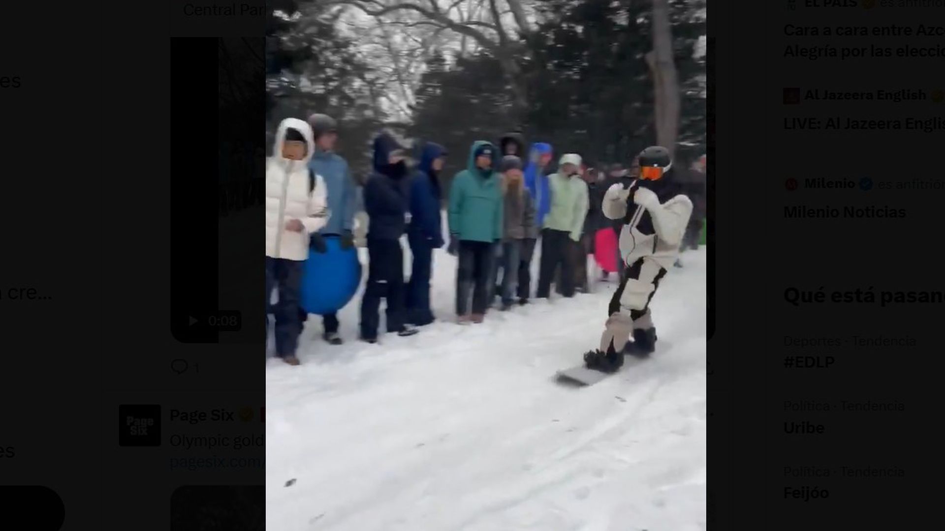 Campeón olímpico de snowboard Shaun White aprovecha la nieve en Nueva York para sus piruetas Campeón olímpico de snowboard Shaun White aprovecha la nieve en Nueva York para sus piruetas