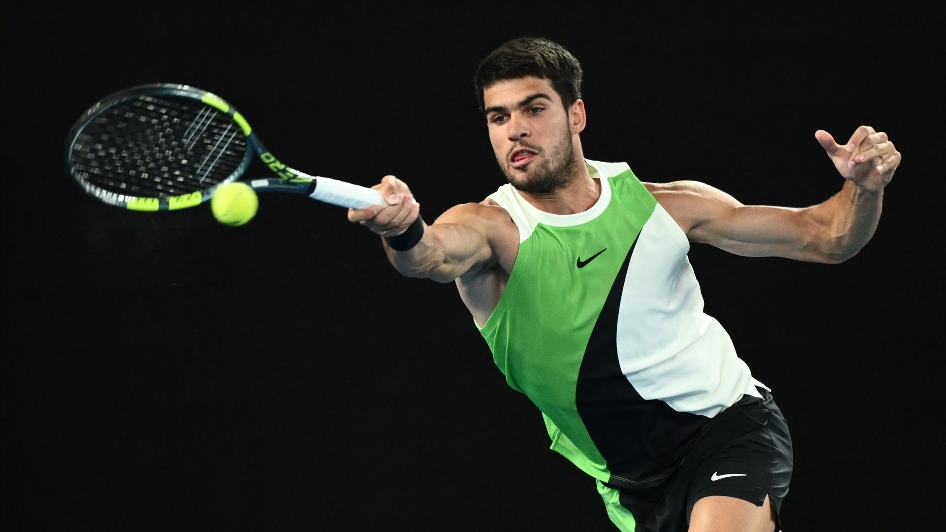 Carlos Alcaraz le devuelve un punto a Alex de Miñaur