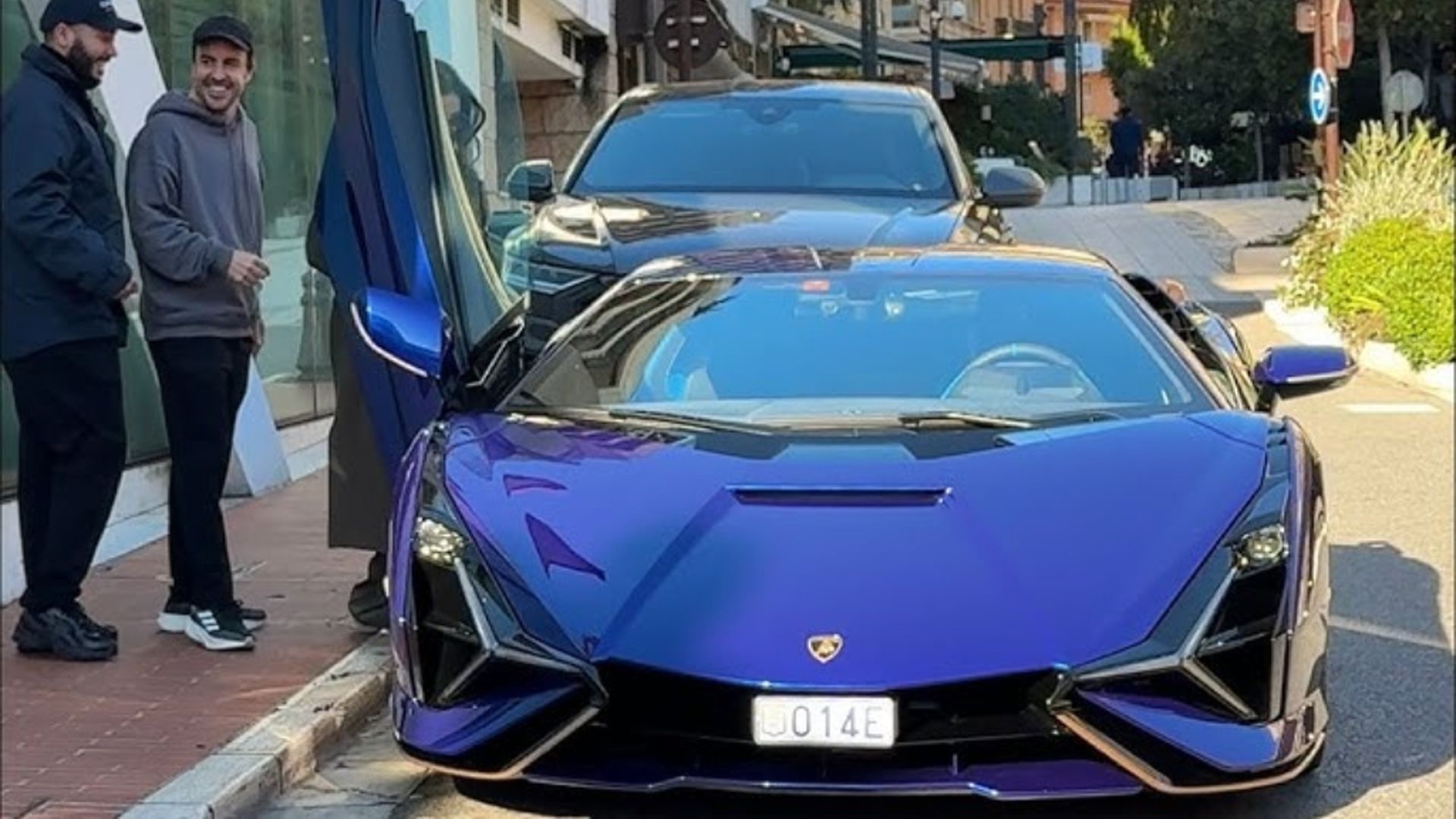 Fernando Alonso con su Lamborghini