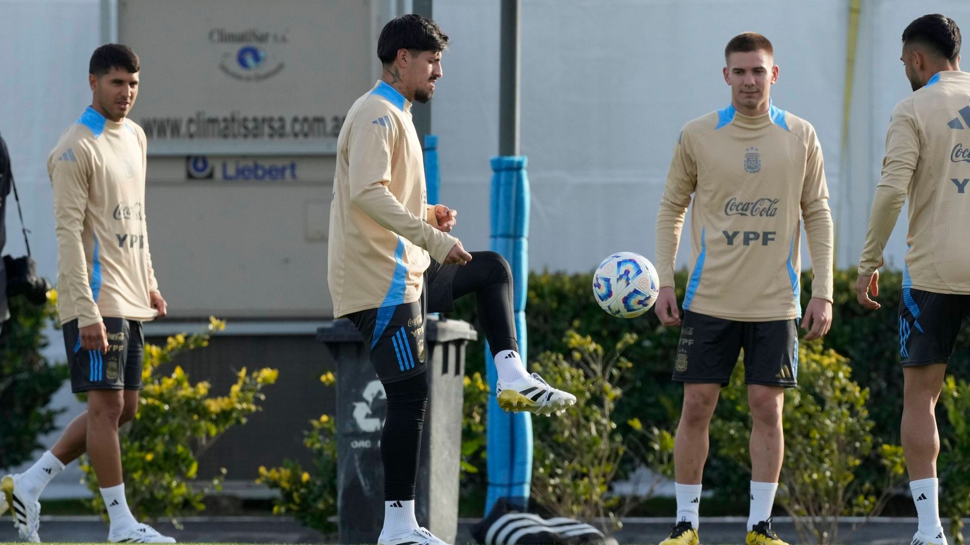 Kevin Lomónaco, en un entrenamiento con la Selección argentina