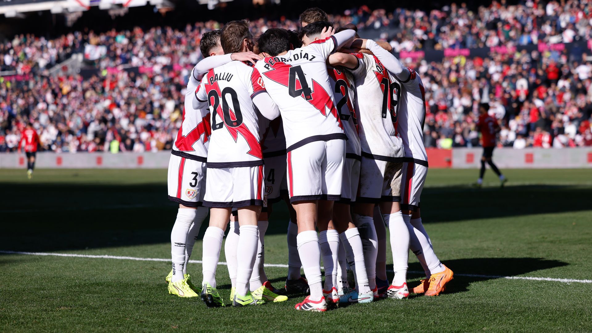 Los jugadores del Rayo celebrando un gol en Vallecas