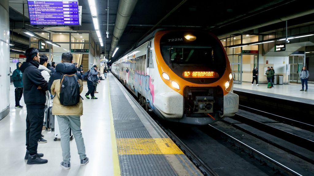 El Rodalies funciona de "forma razonable, tras seis días de caos: abono gratis y autobuses alternativos