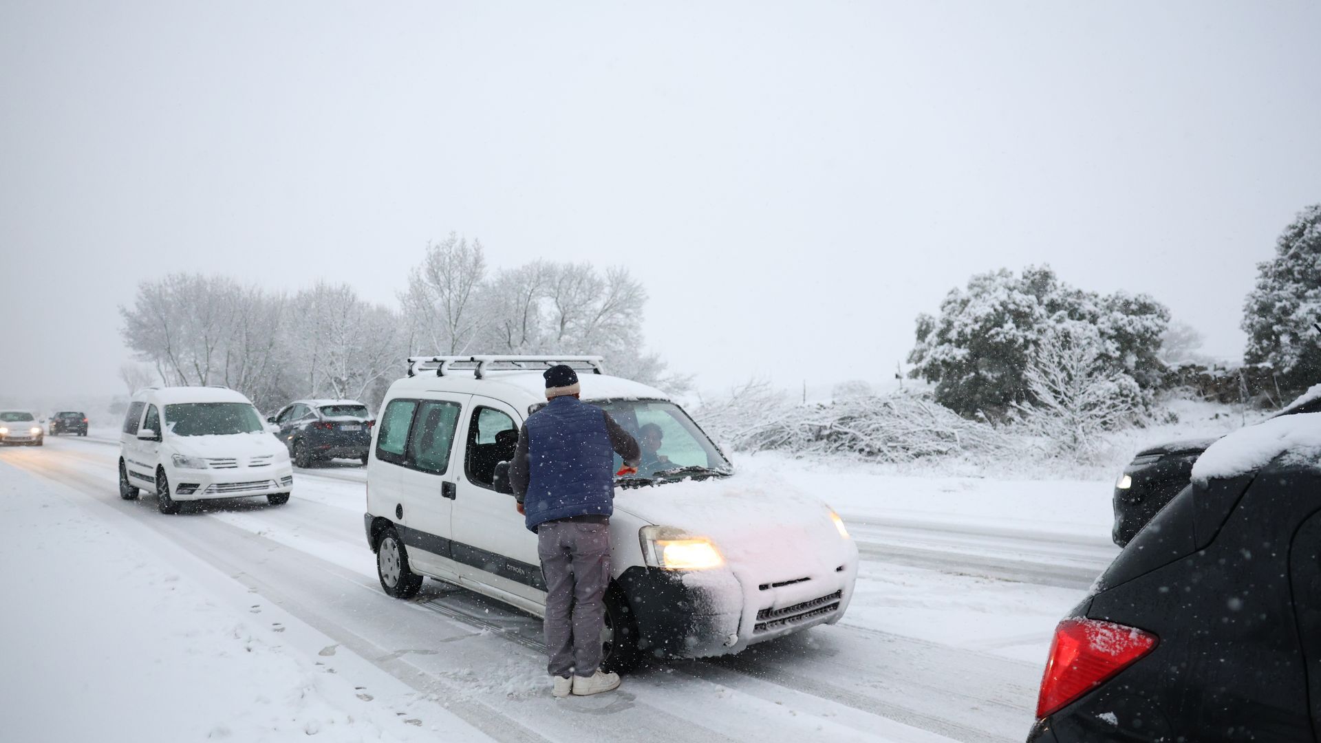 Aemet activa el nivel amarillo por nieve y viento en varios puntos de Madrid
