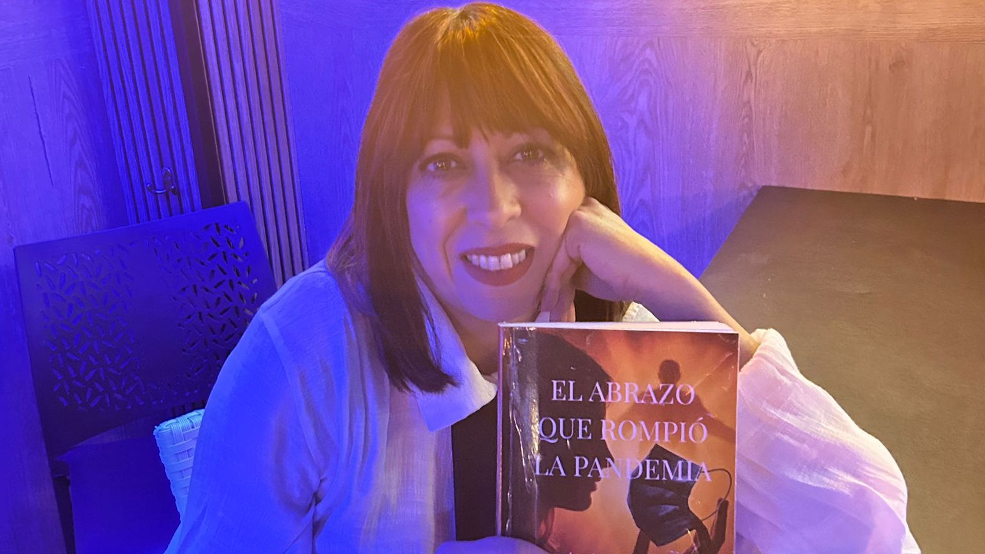 Carolina Torrejón Barragán, autora de 'El abrazo que rompió la pandemia'