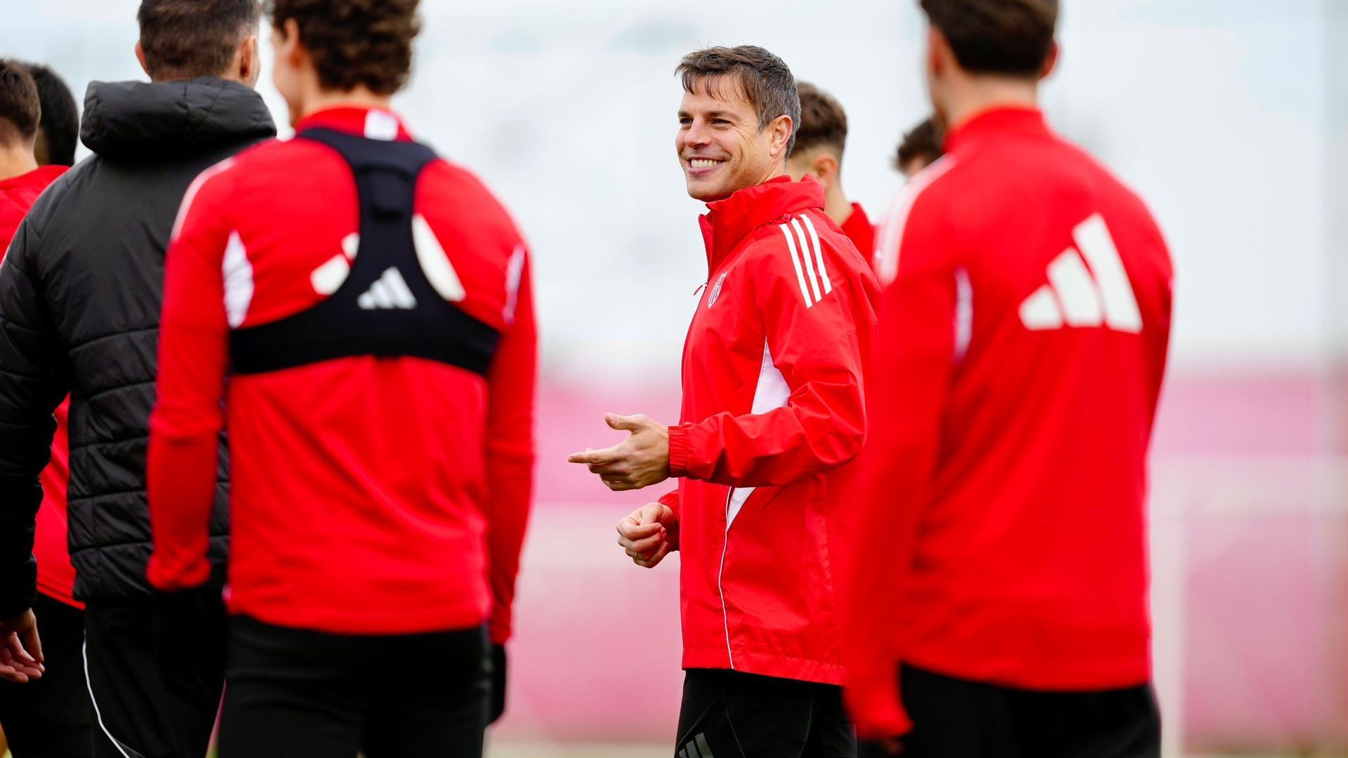 César Azpilicueta vuelve a entrenar con el Sevilla