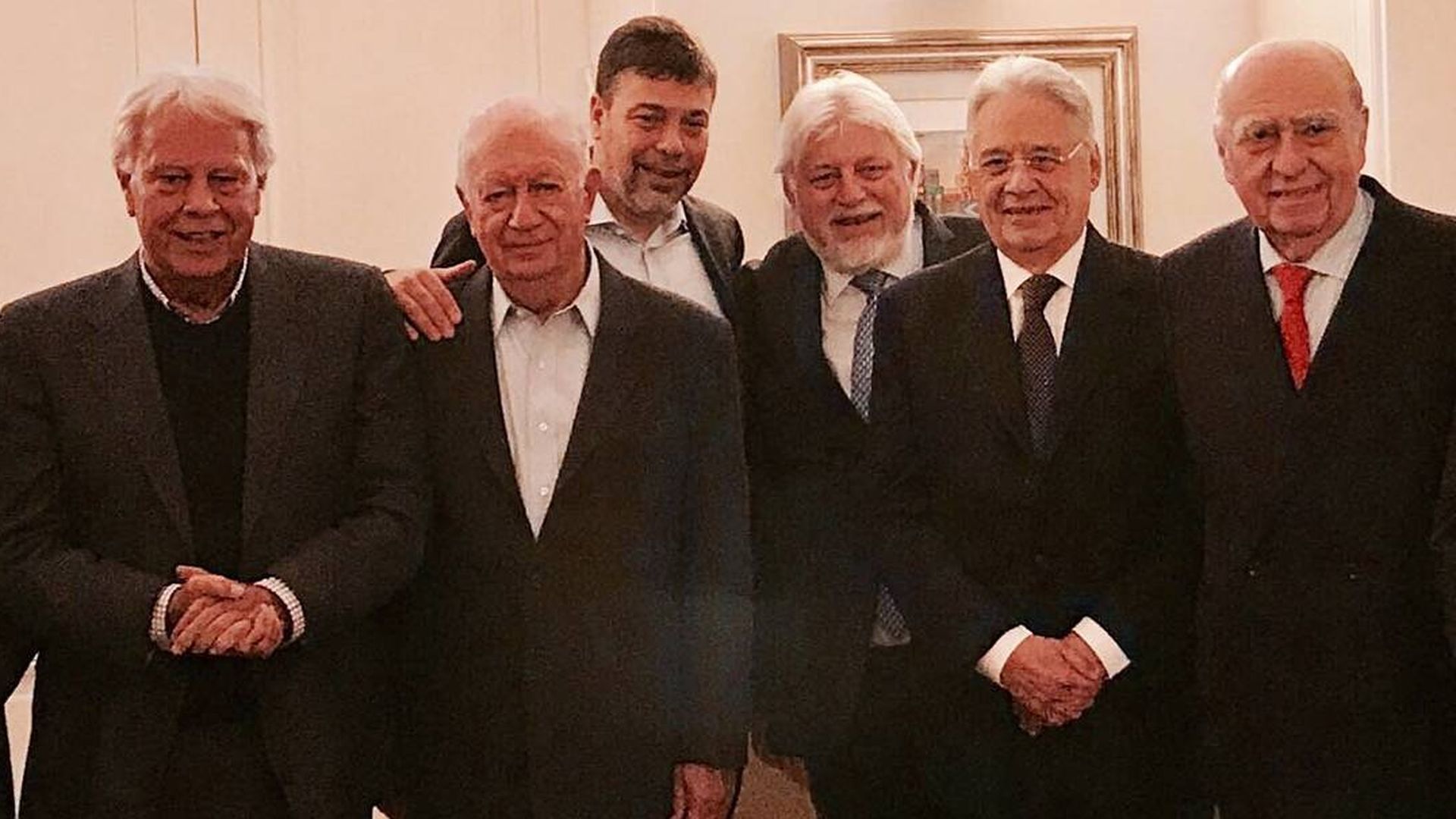 Darío y Adrián Werthein, junto a Felipe González, Ricardo Lagos, Fernando Henrique Cardoso y Julio María Sanguinetti