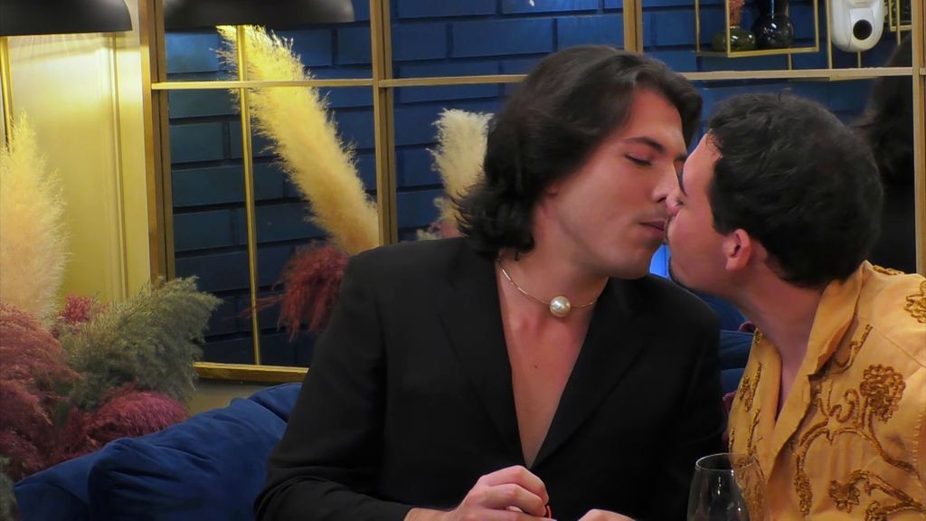 P2261 - Novia a la fuga First Dates Temporada 8 Programa 2261