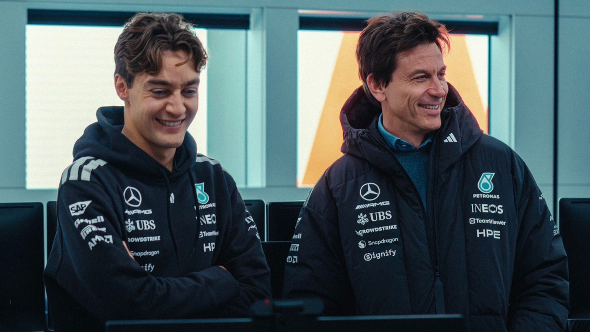 George Russell y Toto Wolff, en Montmeló