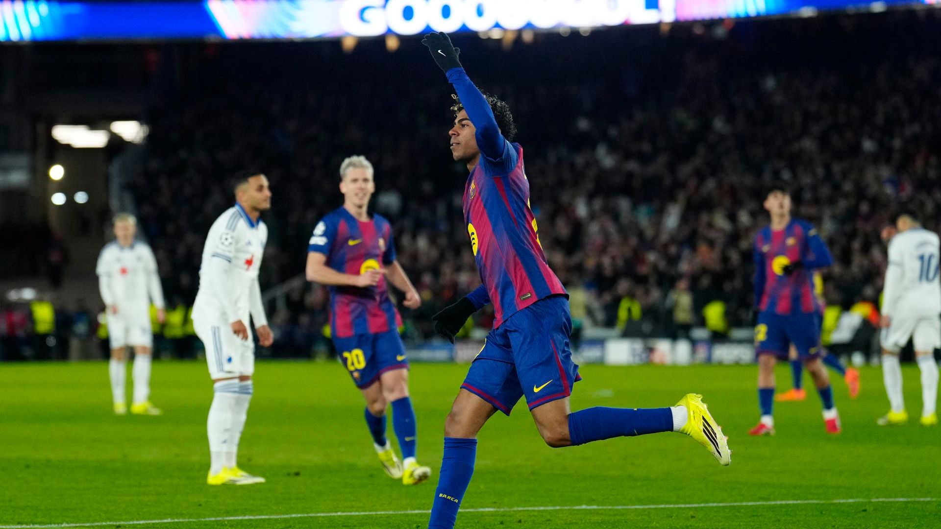 Lamine Yamal celebrando ante el Copenhague
