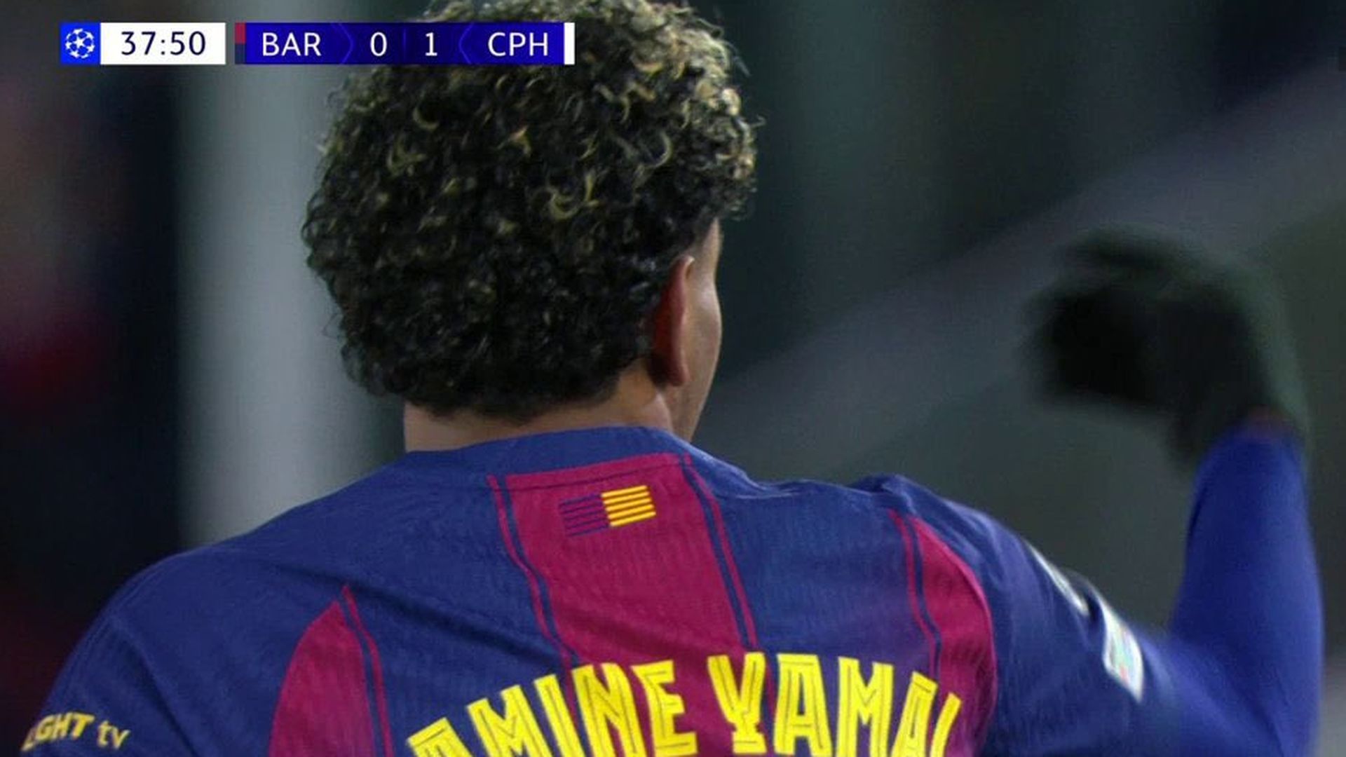 Lamine Yamal tras la tarjeta amarilla contra el Copenhague