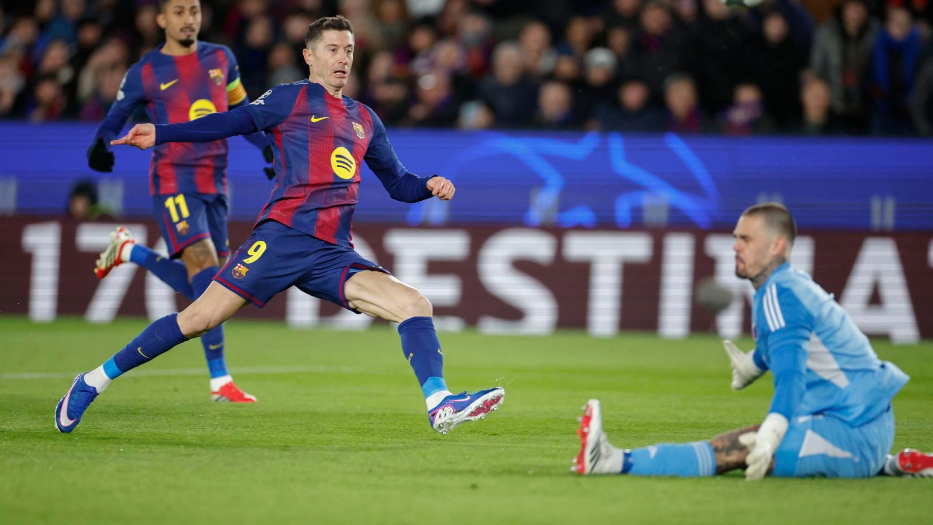 Lewandowski en el momento de su gol en Champions