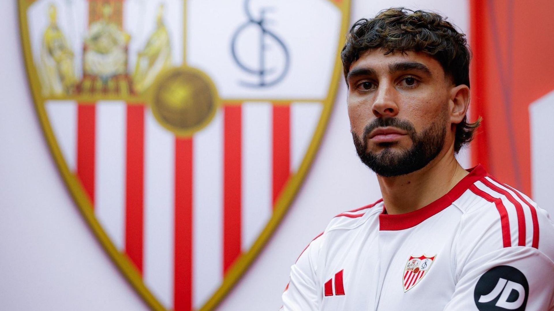 Neal Maupay, en su primer día en el Sevilla