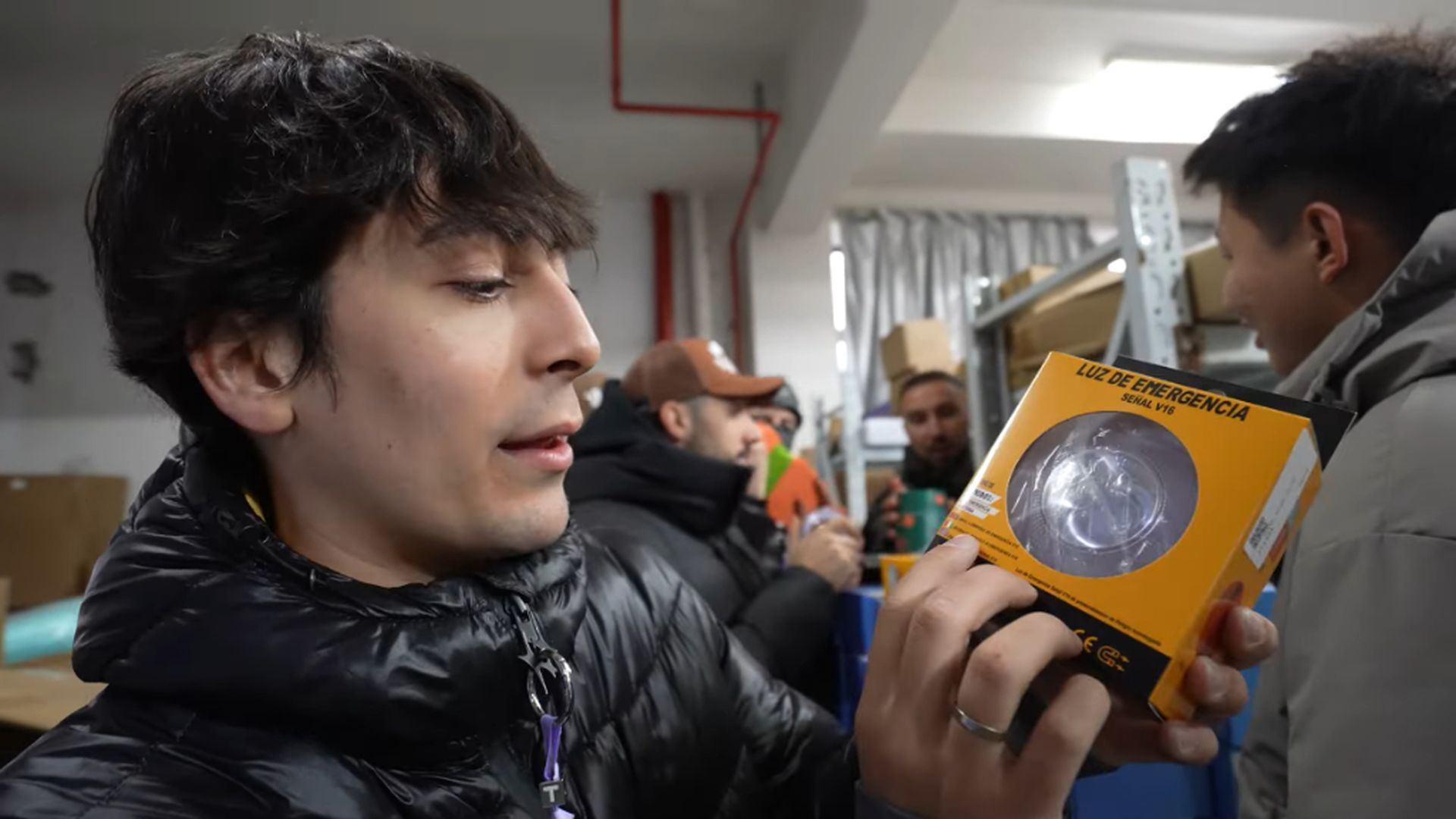 Nil Ojeda, con la baliza V16 Nil Ojeda, con la baliza V16