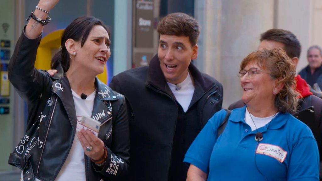 Una concursante de ‘Lo sabe, no lo sabe’ celebra que ha ganado 1200 euros cantando una canción de misa