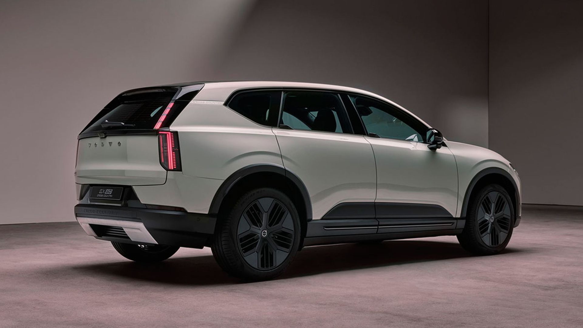 Volvo EX60 Cross Country