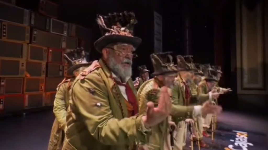 Martínez Ares vuelve al Gran Teatro Falla y conmociona con un pasodoble sobre acoso escolar: "Si otro niño se suicida, entre todos lo matamos"