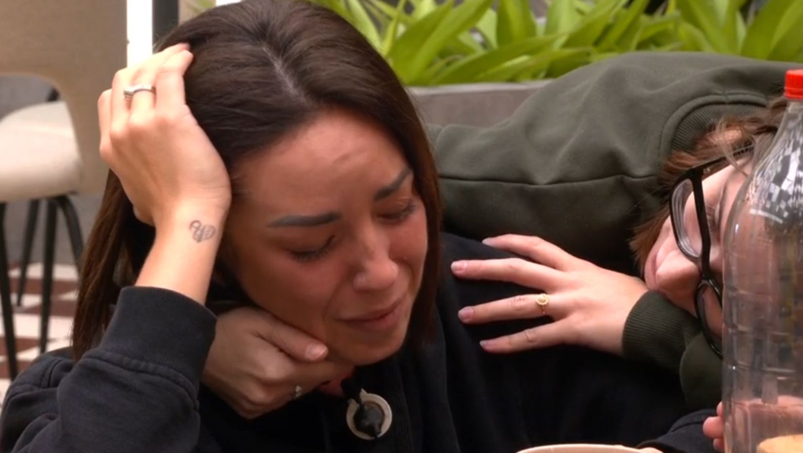 Anita, rompe a llorar