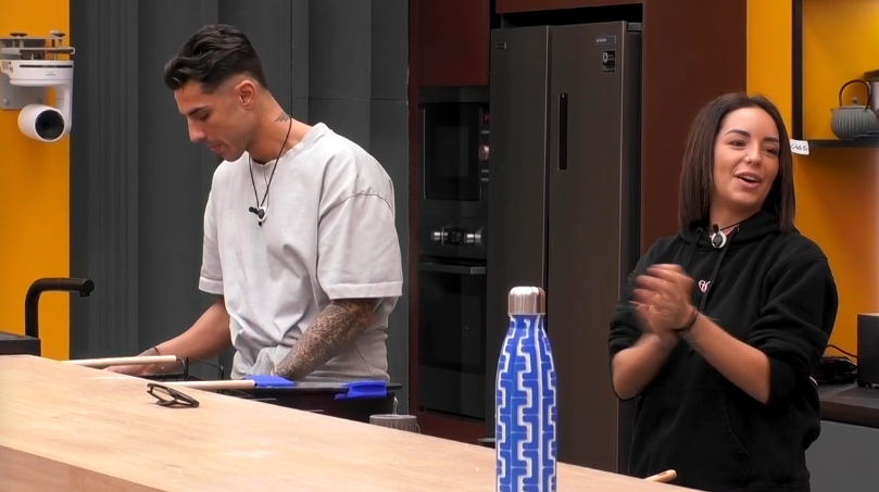 Anita Williams aplaude