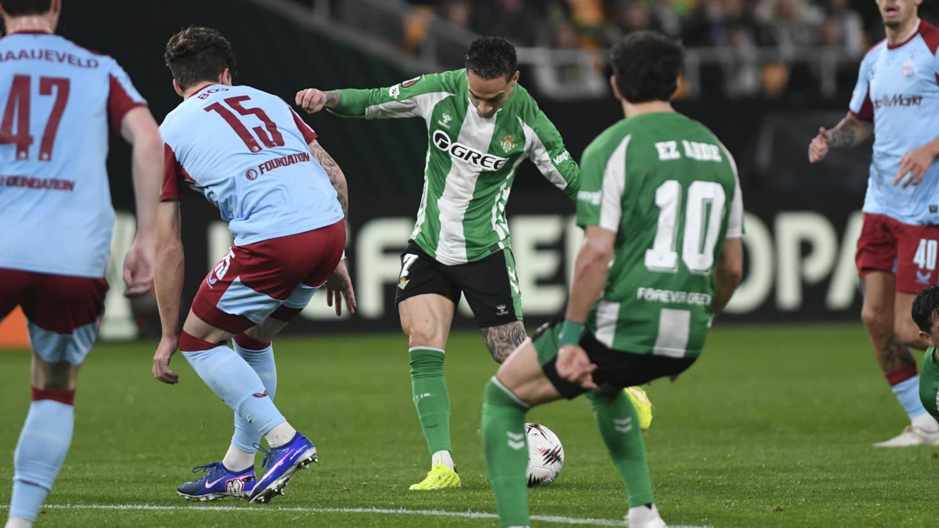 Antony chuta para hacer el 1-0 en el Betis-Feyenoord Antony chuta para hacer el 1-0 en el Betis-Feyenoord