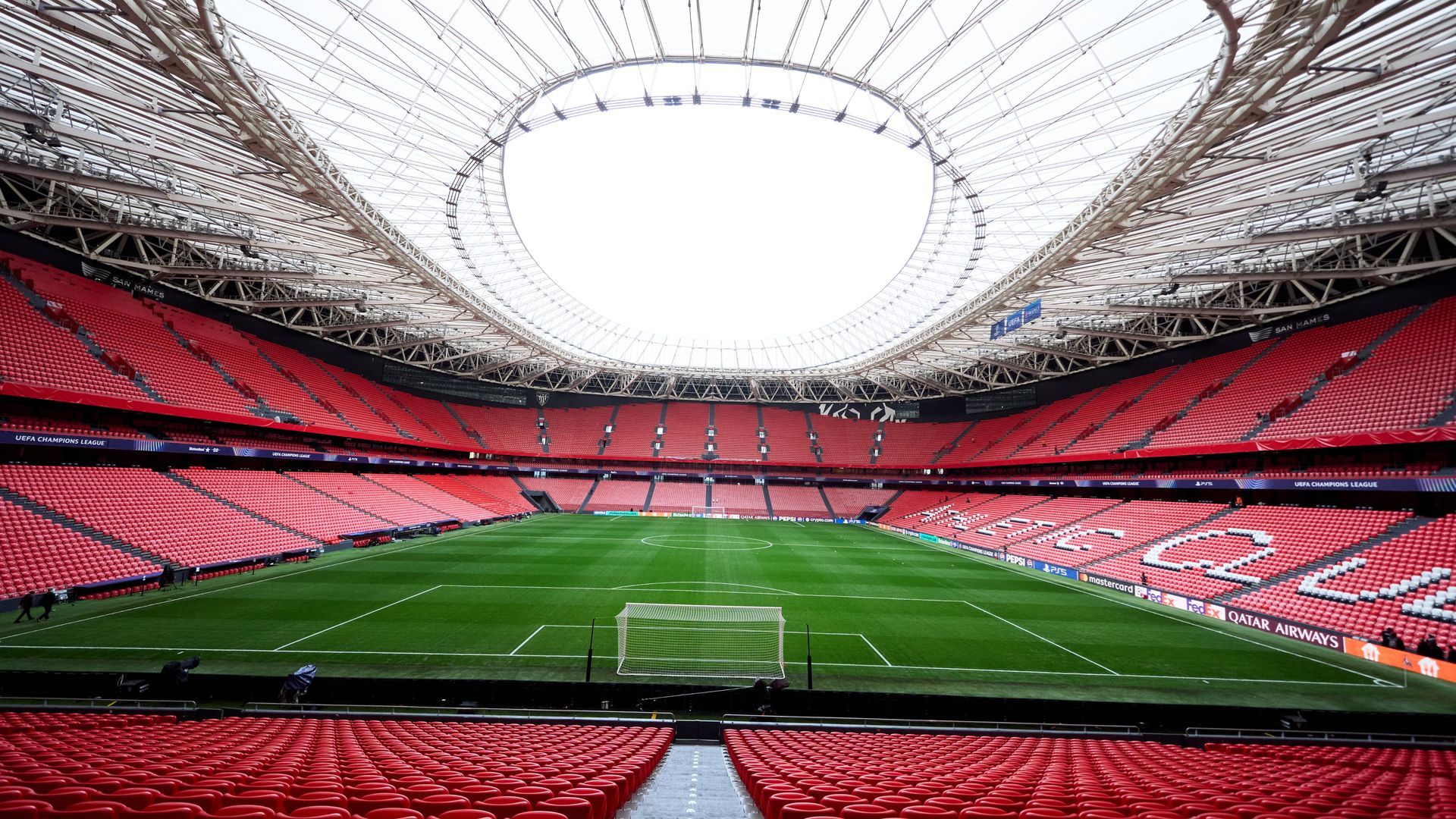 Campo de San Mamés, el coliseo bilbaíno, visto de uno de sus fondos