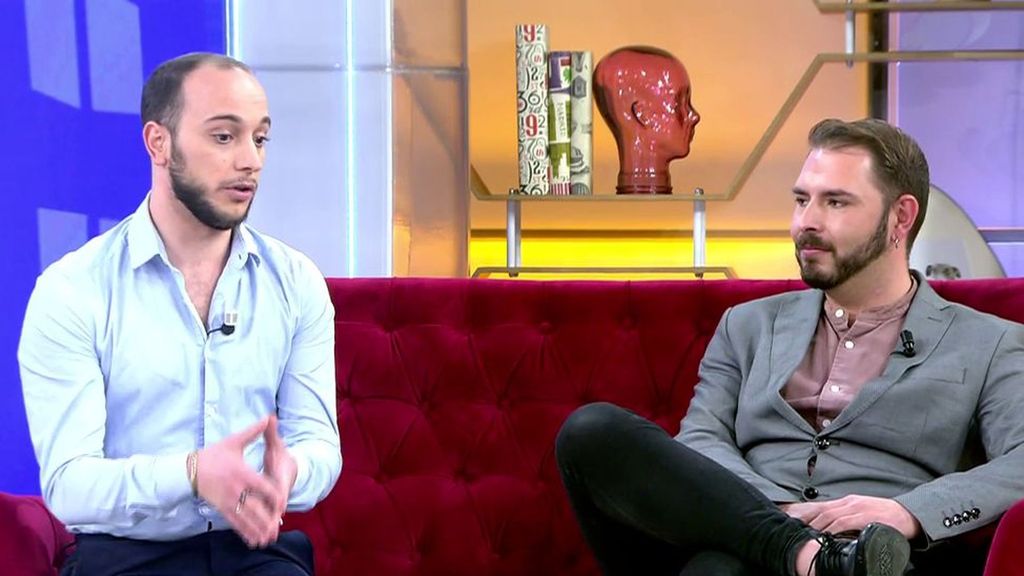 El cabreo de un invitado al ver que su amigo virtual le ha traído al programa: "Me parece ridiculo"