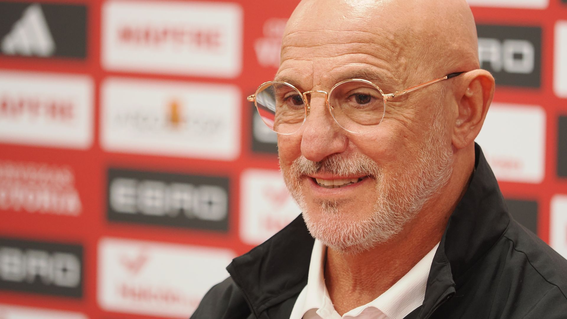 El seleccionador español, Luis de la Fuente, durante una rueda de prensa en el Estadio José Zorrilla