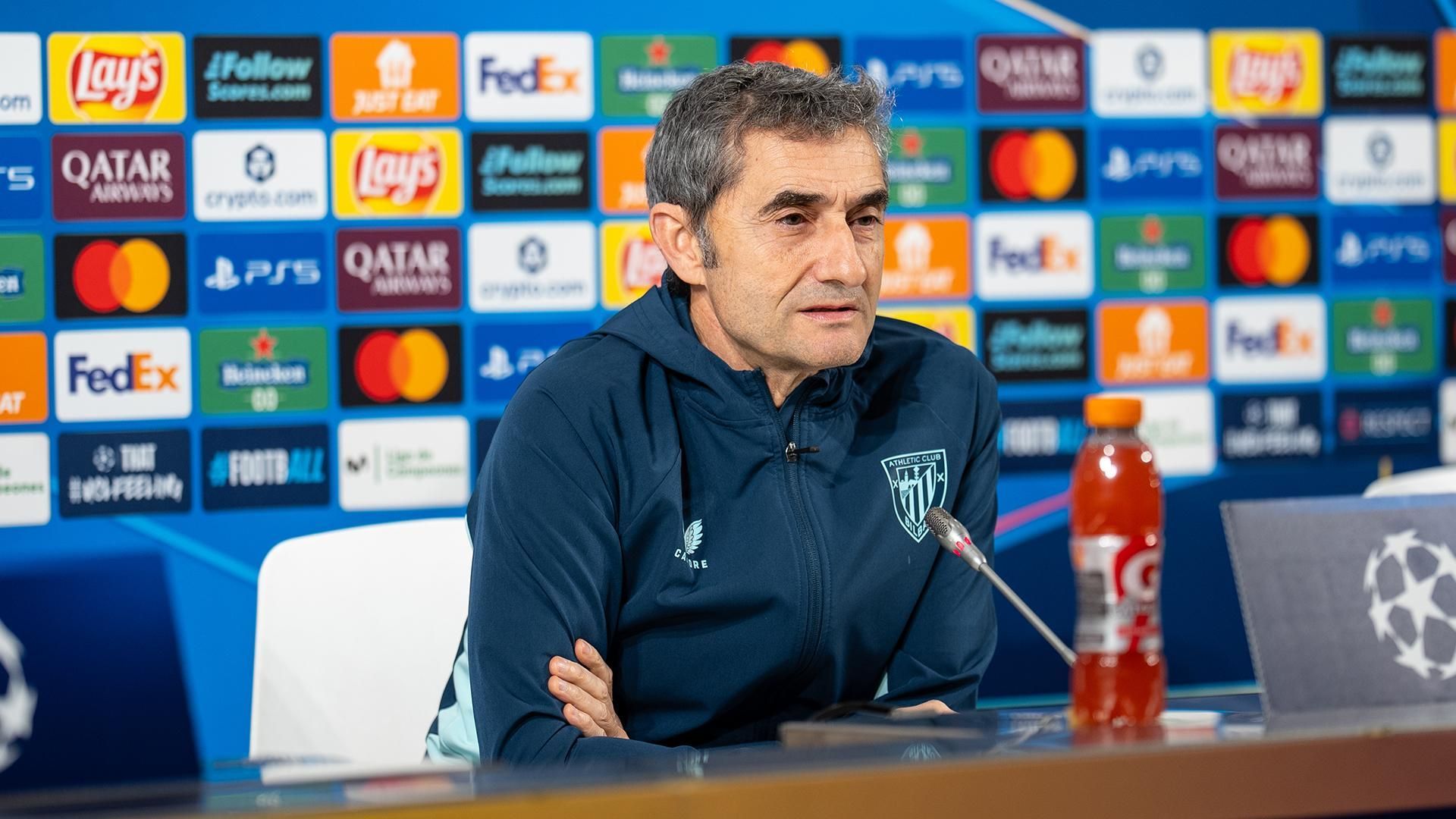 Ernesto Valverde atiende a la prensa en la UEFA Champions League